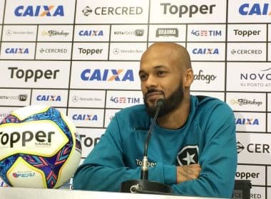  Volante do Botafogo não esconde torcida por venda de Luan: 'Tomara que ele vá'