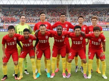 Marinho desencanta e se emociona com primeiro gol na China: 'Muito feliz'