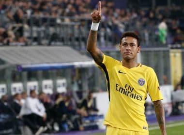'Aprendo com os melhores sempre', diz Neymar após gol de falta igual ao de Ronaldinho