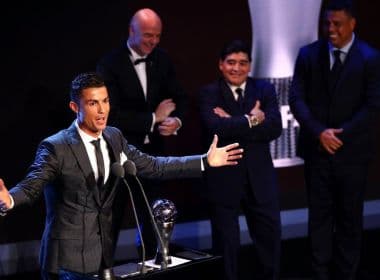Favorito, Cristiano Ronaldo é eleito melhor do mundo pela 5ª vez e iguala recorde de Messi