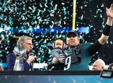 Torcedores do Philadelphia Eagles perdem o limite em comemoração do Super Bowl