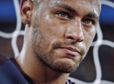Atacante francês faz piada com foto de Neymar e tem que se explicar 