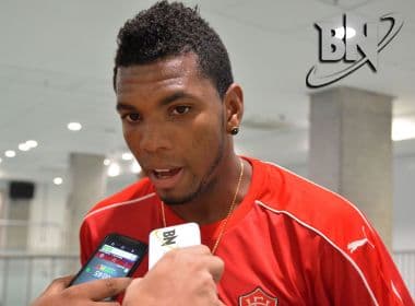 Botafogo negocia com o volante Marcelo, ex-Vitória