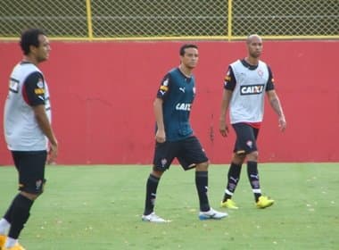 Com Mansur e Dinei, Vitória intensifica preparação para encarar o São Paulo