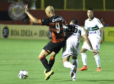 Vitória cede empate ao Coritiba e decepciona torcida no Barradão