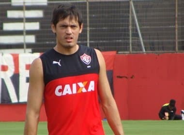 Cáceres quer Vitória com ‘muita concentração’ para vencer o Flamengo