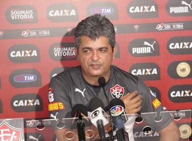 Ney Franco confirma Neto Coruja e diz ter apenas uma dúvida contra o Flamengo