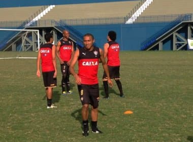  Com foco em bola parada e rachão, Vitória encerra preparação para encarar o Flamengo