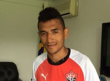 Depois de Neto Baiano, Vitória anuncia a contratação do atacante Rogério, ex-Botafogo