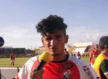 Ramon celebra estreia na equipe profissional do Vitória: ‘Espero continuar bem no time’