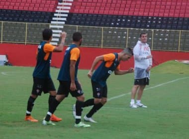 Ainda sem Escudero, Vitória realiza treino fechado no Barradão