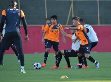 Com bola parada e rachão, Vitória fecha preparação para encarar o Bahia