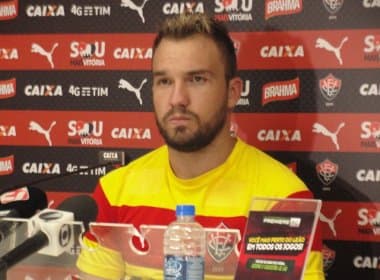 Willian Farias lamenta agressão de torcedores ao zagueiro Victor Ramos 