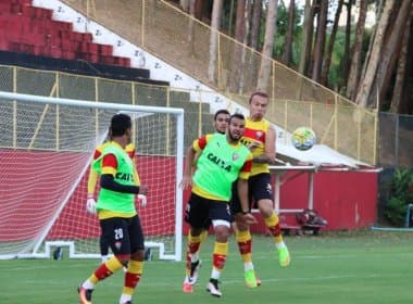  Argel comanda treino, mas não dá pistas do time que vai encarar o Atlético-PR