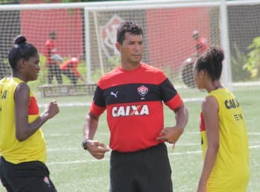 Sérgio Odilon se diz adaptado ao futebol feminino e vê Vitória em fase de transição