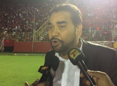 Presidente do Vitória comemora título e desconversa sobre o novo treinador