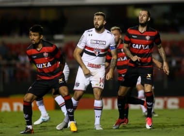 Vitória perde para o São Paulo e termina a rodada na lanterna do Campeonato Brasileiro