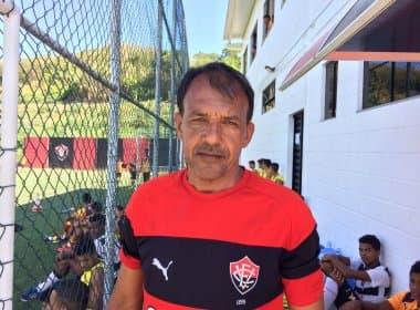 Com o fim do time sub-18 do Vitória, Ferreira se torna auxiliar técnico