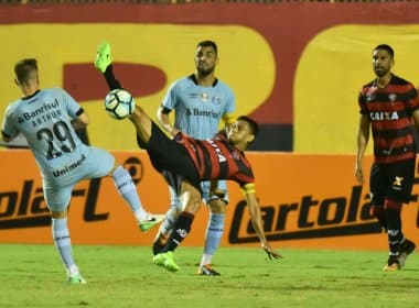 Vitória perde para o Grêmio em casa e aumenta crise