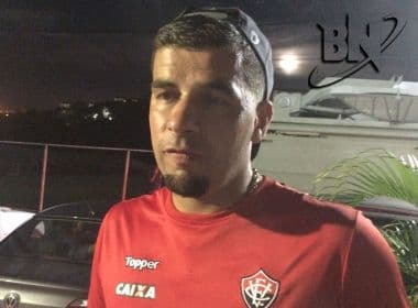 Artilheiro do Vitória na temporada, André Lima espera permanecer no clube