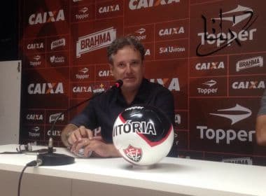 Diretor de futebol do Vitória fala de renovações e novos reforços