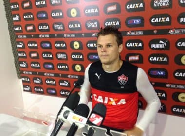 Alemão admite preocupação, mas projeta concorrência sadia com Roger Carvalho