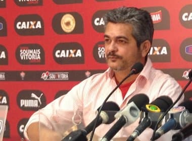 Vitória relaciona 23 jogadores para duelo contra o Flamengo