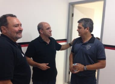 Após derrota, Ney Franco recebe visita do presidente do Flamengo