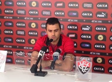 Neto Coruja sofre lesão muscular e é vetado para o jogo contra o Atlético-PR