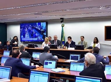 Votação de parecer prévio do caso Cunha no Conselho de Ética é adiada para terça