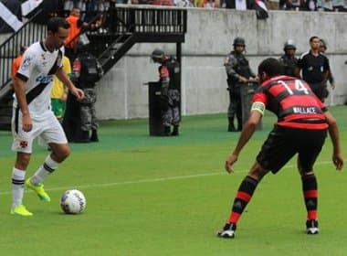 Vasco vence Flamengo, mantém freguesia e avança invicto à final do Carioca