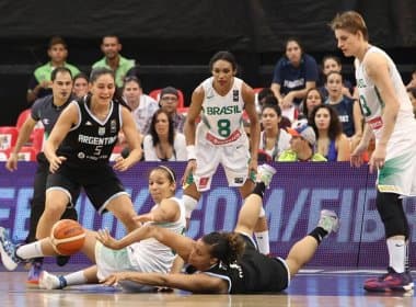 Seleção feminina sua, mas bate Argentina e decidirá o Sul-Americano de basquete