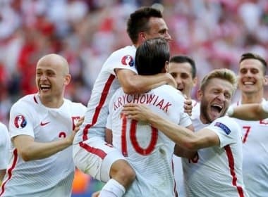 Polônia bate Suíça nos pênaltis e é a primeira classificada às quartas de final