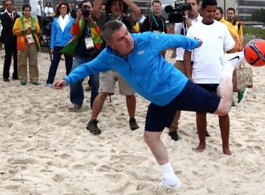 Presidente do COI ironiza atrasos no Rio 2016: ‘Brasileiro termina tudo na última hora’