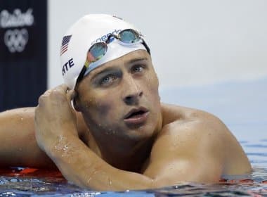 Nadadores norte-americanos depõem para explicar versão de assalto no Rio
