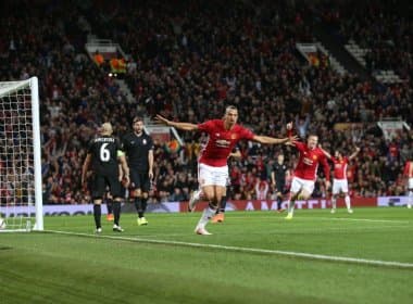 United sofre, mas conta com gol de Ibrahimovic para vencer 1ª na Liga Europa
