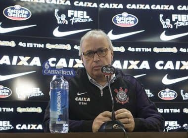 Presidente diz que Corinthians não está &#039;tão esperançoso&#039; no acerto com Cicinho