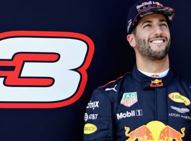 Ricciardo aproveita corrida confusa, supera favoritos e vence GP do Azerbaijão