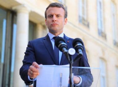 Macron diz que França colaborou para morte de judeus no Holocausto
