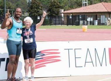 Mulher de 101 anos bate recorde de tempo em corrida