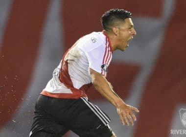 Com 5 gols de Scocco, River massacra por 8 a 0 e vai à semifinal da Libertadores