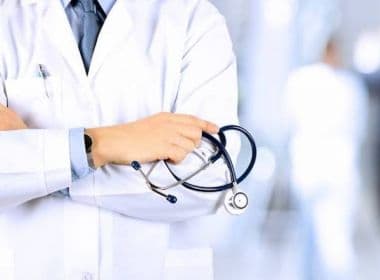 Associações criticam decisão sobre curso de medicina e cobram base técnica