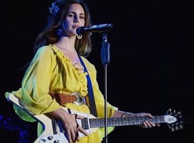 Lana Del Rey anuncia que irá vender vestidos usados em shows