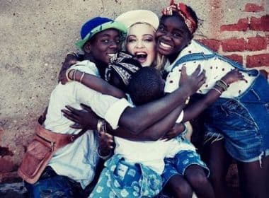 Madonna publica mais um vídeo das filhas cantando funk brasileiro