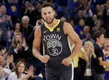 Após 11 jogos fora, Curry volta com dez cestas de 3 pontos em triunfo do Warriors