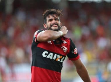 Ex-Flu, Dourado festeja estreia com gol no Flamengo e agradece carinho da torcida