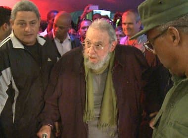 Fidel Castro aparece em público pela primeira vez em nove meses