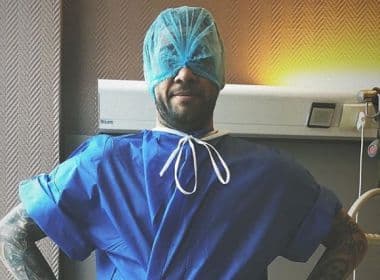 Fora da Copa, Daniel Alves passa por cirurgia e diz que 'tudo correu bem'