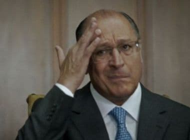 No Facebook, surge petição para depor Alckmin