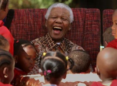 Estado de saúde de Mandela é crítico, diz Presidência